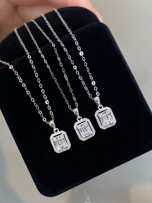 Natural Diamond 18K Solid Gold Baguette Necklace