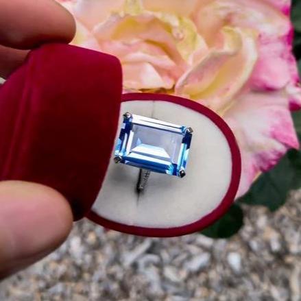 Breathtaking Blue XVIII Collection  9K Solid White Gold