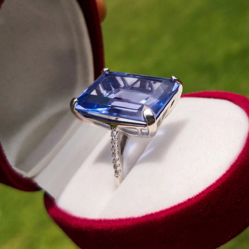 Breathtaking Blue XVIII Collection  14K Solid White Gold