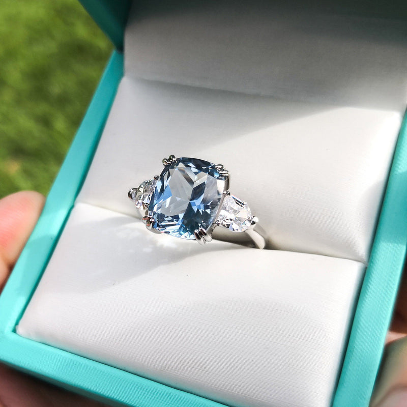 Glacial Blue XVIII Collection 9K Solid White Gold